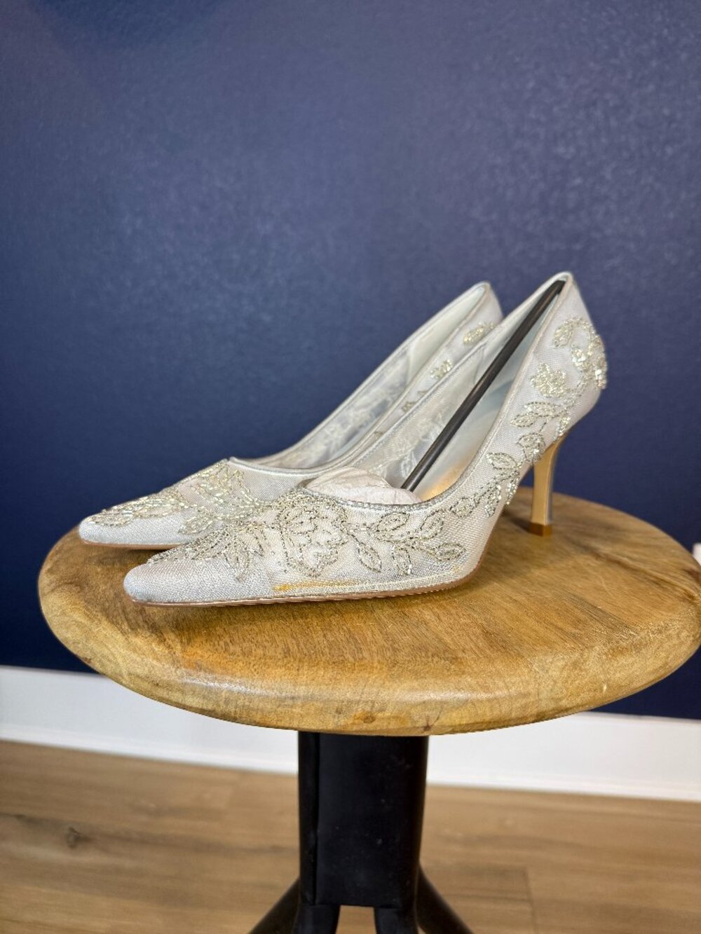 Karen Scott NWT Kara Silver Beaded Mesh Pointed Toe Heels Pumps | 7.5